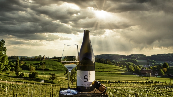 Schwarzperle-Schaumwein
