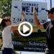 Am Freitag haben wir das erste mal Weinbar mitten im Rebberg und wir müssen noch unbedingt die Plakate kleben. Hast du gewusst, dass man schon früh am Morgen total verschwitzt wird? Es kommt auf die Arbeit an, die man an solch heissen Tagen macht.