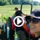 Der schönste Moment im Sommer ist, wenn die Trauben blühen. In 120 Tagen fangen wir mit der Ernte an. Die Jungreben müssen auch noch gehackt werden.
